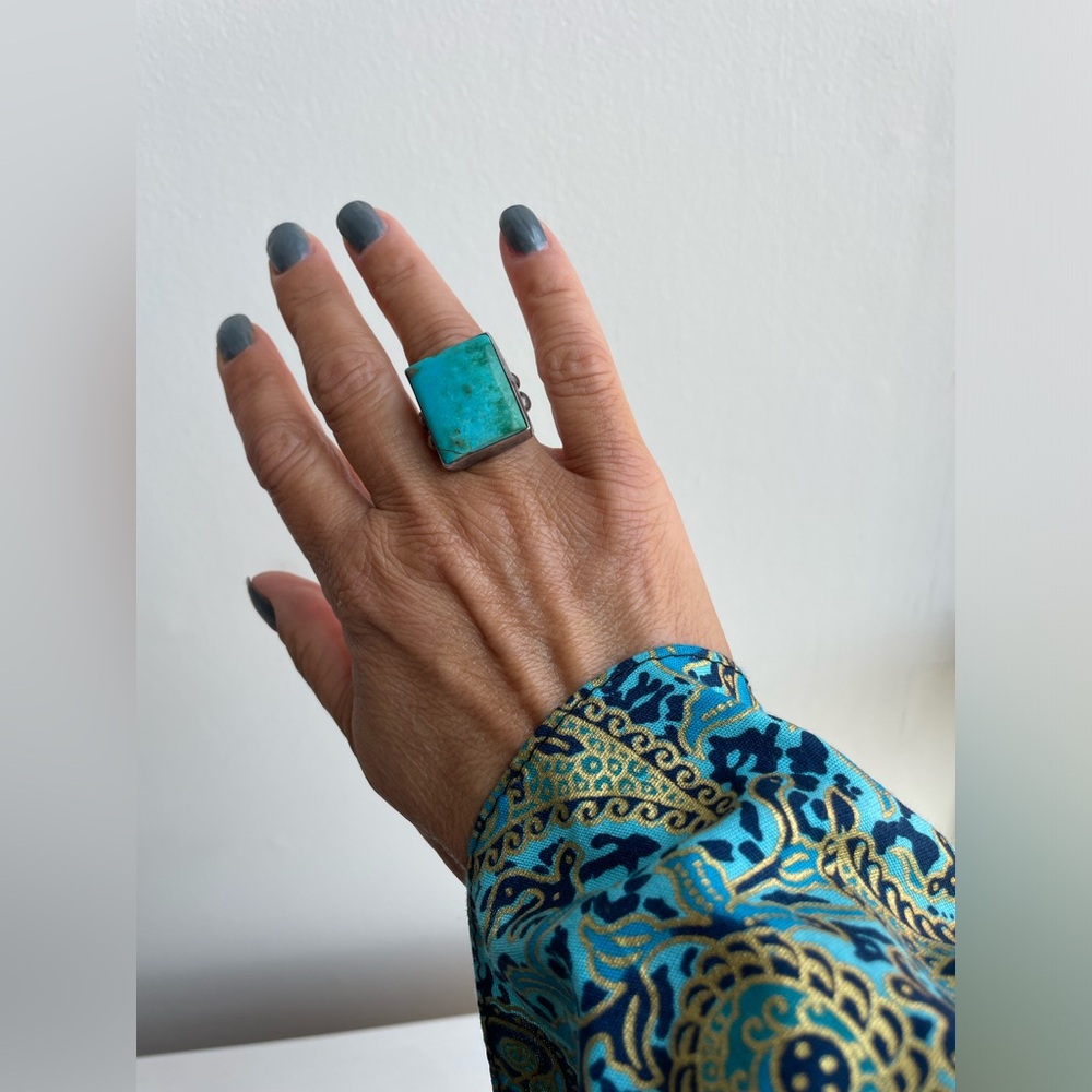 Designer turquoise solid sterling silver ring - Picture 2 of 13